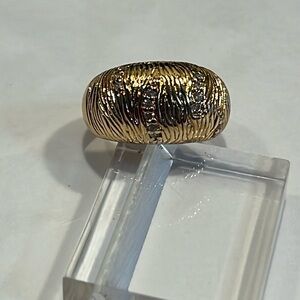 Vintage style range size 9 gold metal with tiny clear